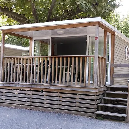 캠프장 International Camping 살라바스